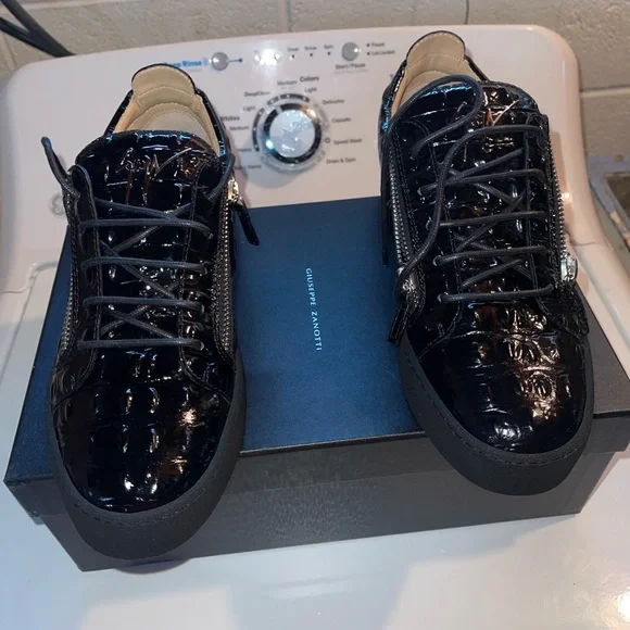 Brand new Giuseppe Zanotti